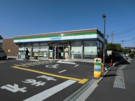 ファミリーマート草加新里町店