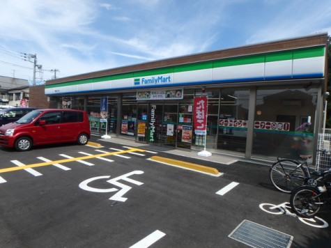 ファミリーマート塚越3丁目店